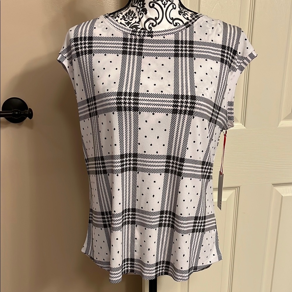 Elle Black and White Boxy Cap Sleeve Tee